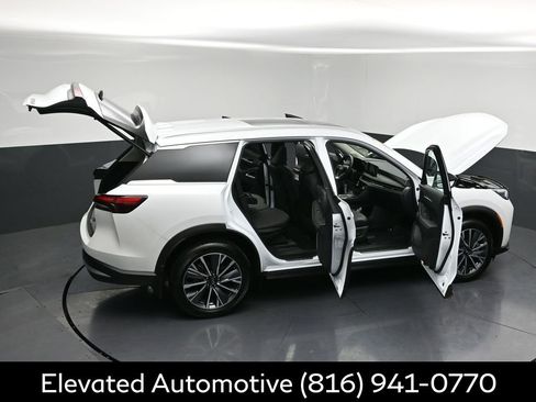 Certified 2026 INFINITI QX60 Luxe w/ Family Package AWD/4WD image 35