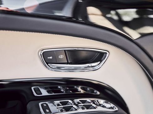 Used 2019 Bentley Mulsanne image 37