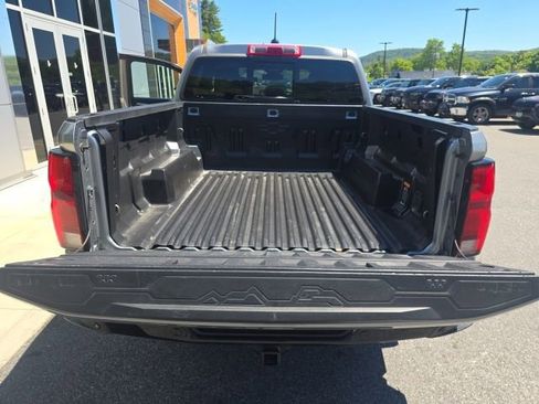 Used 2024 Chevrolet Colorado Z71 w/ Z71 Convenience Package 2 AWD/4WD image 25