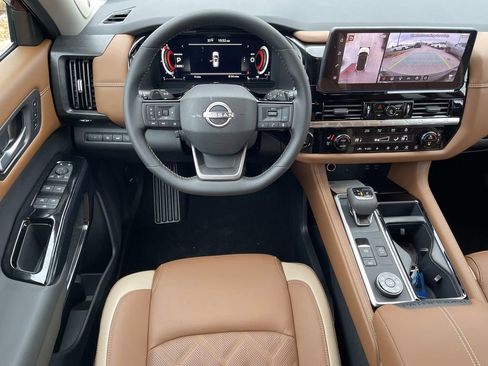 New 2026 Nissan Pathfinder Platinum AWD/4WD image 14