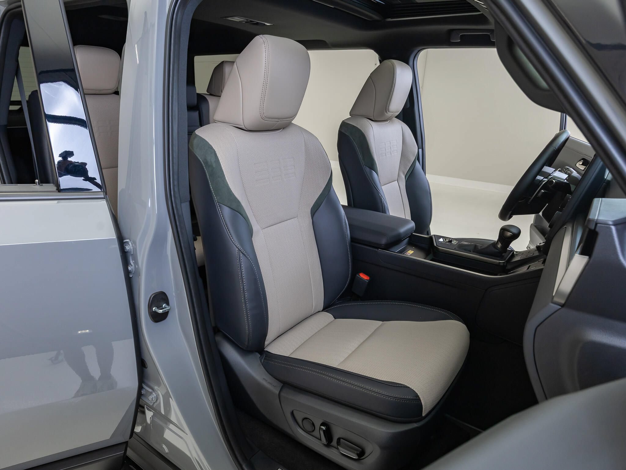 Used 2026 Lexus GX 550 AWD/4WD image 29
