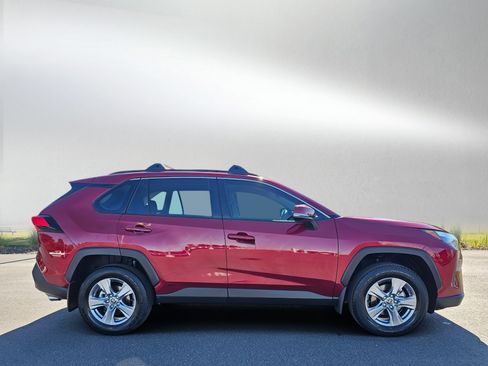 Used 2025 Toyota RAV4 LE AWD/4WD image 6