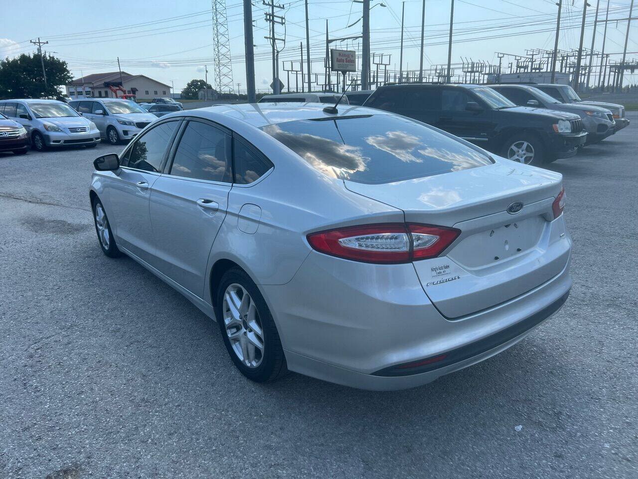 Used 2015 Ford Fusion SE FWD image 7