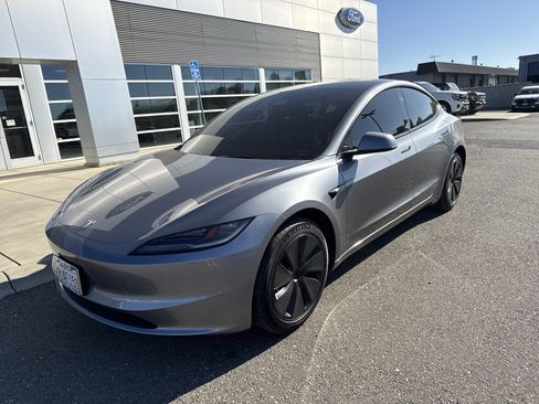 Used 2025 Tesla Model 3 Long Range RWD image 1