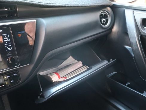 Used 2018 Toyota Corolla LE FWD image 37