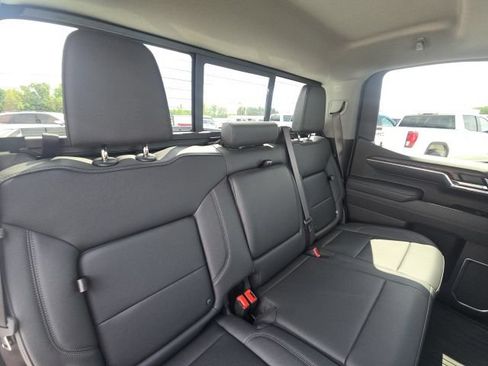 Used 2025 GMC Sierra 1500 SLT w/ SLT Premium Package AWD/4WD image 16