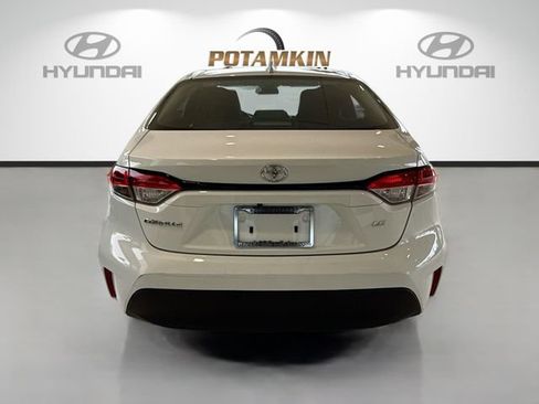 Used 2024 Toyota Corolla LE FWD image 6