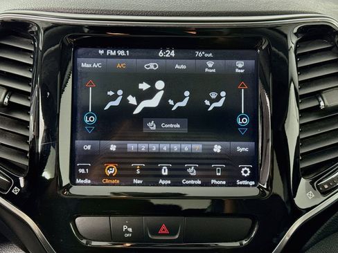 Used 2020 Jeep Cherokee Limited AWD/4WD image 16