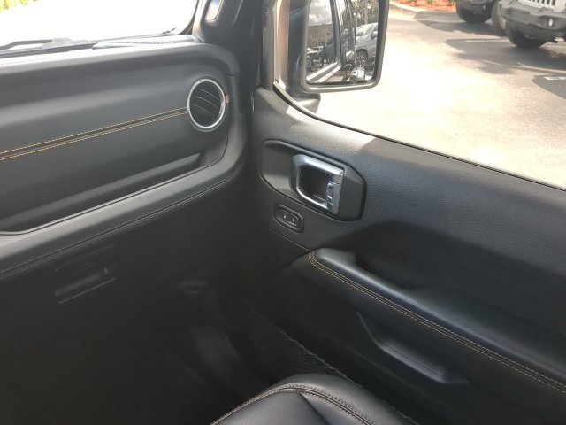 Used 2024 Jeep Wrangler Unlimited Sahara w/ Technology Group AWD/4WD image 19