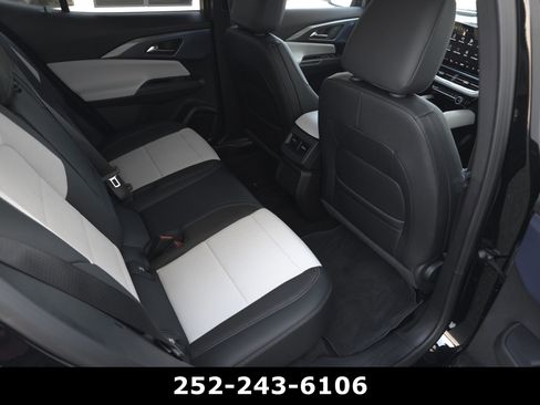 Used 2025 Chevrolet Equinox EV LT image 33