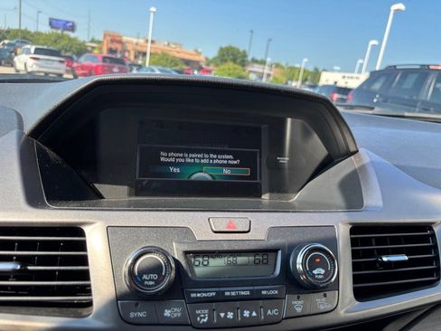Used 2016 Honda Odyssey SE image 16