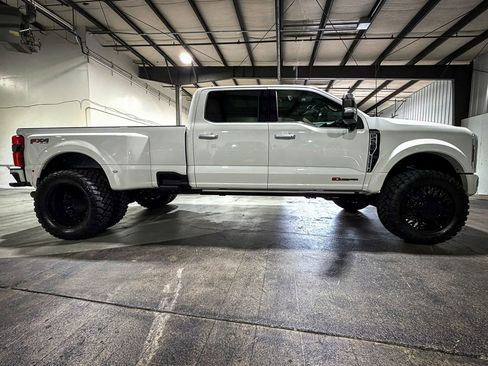Used 2025 Ford F450 Platinum w/ Platinum Plus Package AWD/4WD image 4