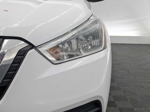 Used 2018 Nissan Kicks S image 10