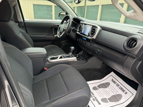 Certified 2023 Toyota Tacoma 4x4 Double Cab image 17