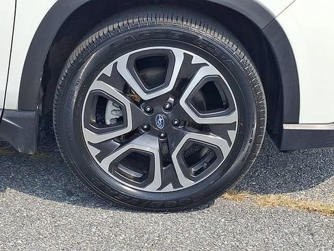 Used 2023 Subaru Ascent Limited w/ Technology Package AWD/4WD image 8