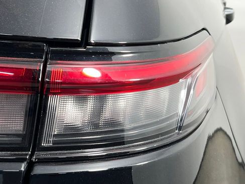 Used 2023 Jeep Grand Cherokee Overland w/ Luxury Tech Group IV image 38