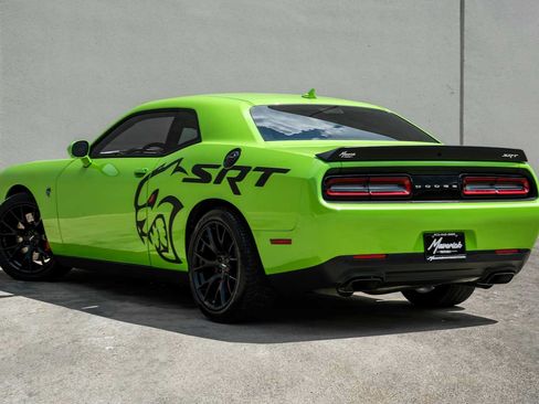 Used 2015 Dodge Challenger SRT Hellcat RWD image 10