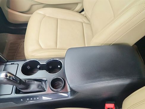 Used 2017 Ford Explorer XLT w/ Equipment Group 202A image 21