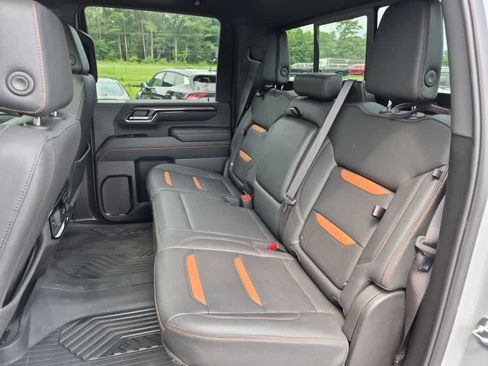 Used 2024 GMC Sierra 2500 AT4 w/ AT4 Premium Plus Package AWD/4WD image 10