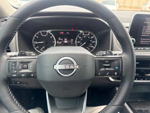 Used 2026 Nissan Rogue SV w/ Cold Weather Package FWD image 13
