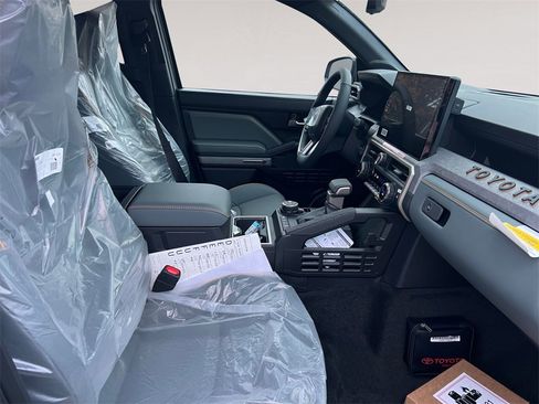 New 2025 Toyota Tacoma Trailhunter image 15