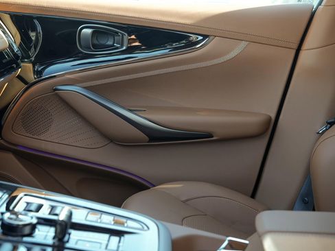 New 2026 Aston Martin DBX 707 image 19