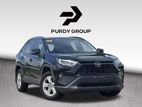 Used 2021 Toyota RAV4 XLE w/ Convenience Package FWD image 1