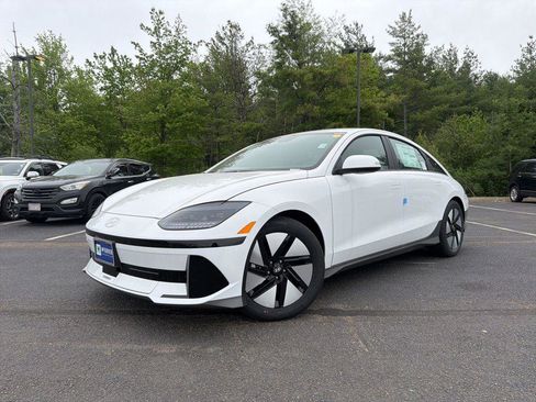 New 2025 Hyundai Ioniq 6 SE RWD image 1
