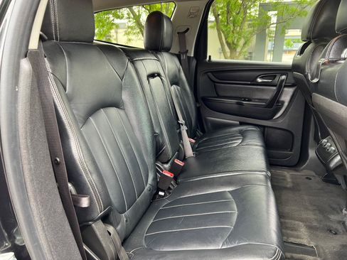 Used 2015 Chevrolet Traverse LT w/ Style and Technology Package AWD/4WD image 28