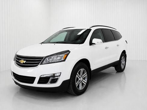 Used 2017 Chevrolet Traverse LT FWD image 3