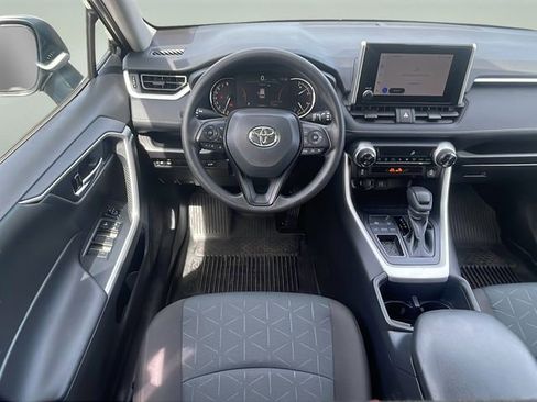 Used 2025 Toyota RAV4 XLE image 15