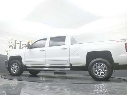 Used 2018 Chevrolet Silverado 3500 LT w/ LT Convenience Package image 53