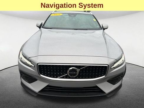 Used 2025 Volvo V60 B5 Cross Country Ultra w/ Protection Package Premier AWD/4WD image 4