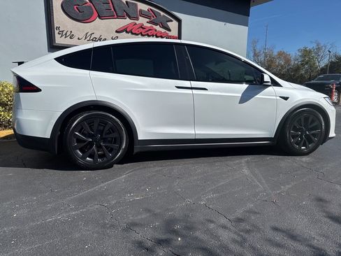 Used 2022 Tesla Model X image 5