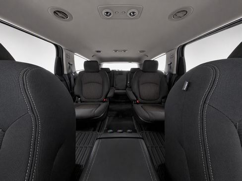 Used 2017 Chevrolet Traverse LT w/ Style and Technology Package FWD image 14