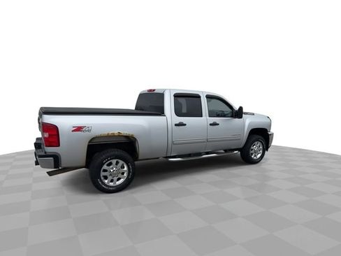Used 2012 Chevrolet Silverado 2500 LT w/ Interior Plus Package AWD/4WD image 8