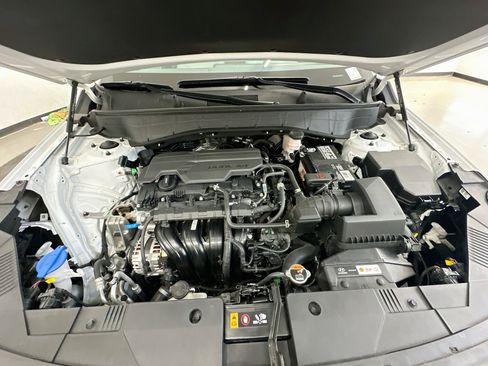 Used 2025 Hyundai Kona SEL AWD/4WD image 34