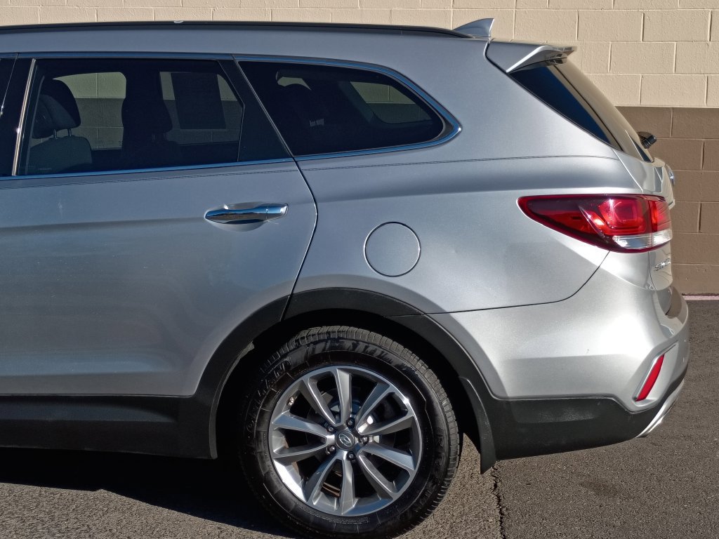 Used 2017 Hyundai Santa Fe SE w/ Cargo Package AWD/4WD image 8