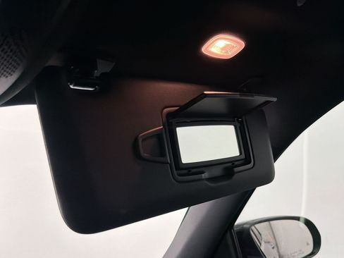 Used 2023 Mercedes-Benz GLB 250 image 30