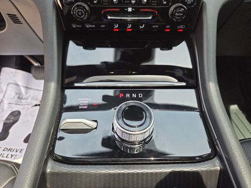 Used 2025 Jeep Grand Cherokee Limited w/ Luxury Tech Group II AWD/4WD image 26