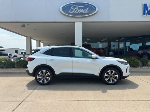 Used 2024 Ford Escape Platinum AWD/4WD image 8