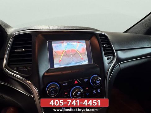 Used 2018 Jeep Grand Cherokee Limited AWD/4WD image 15