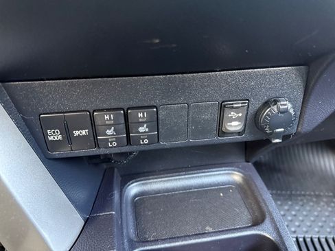 Used 2017 Toyota RAV4 Limited w/ Advanced Technology Package AWD/4WD image 27