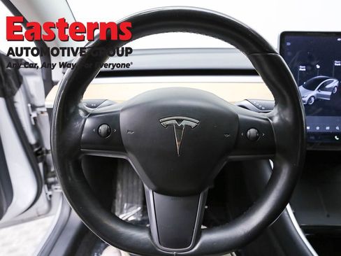 Used 2018 Tesla Model 3 Long Range image 10