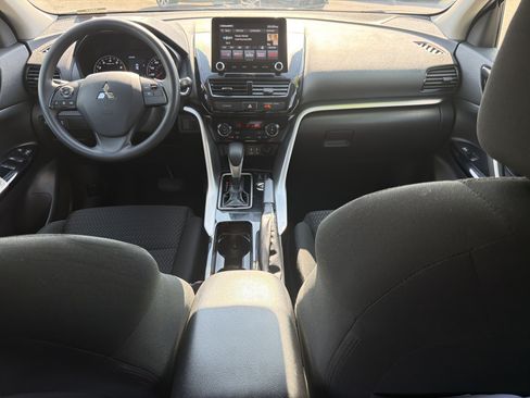 Used 2024 Mitsubishi Eclipse Cross LE AWD/4WD image 4