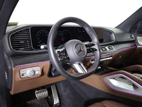 Used 2025 Mercedes-Benz GLS 450 4MATIC image 28