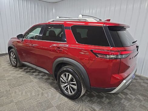 Used 2023 Nissan Pathfinder SL w/ Lighting Package (N92) image 9