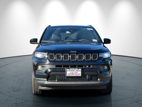 New 2026 Jeep Compass Latitude image 9