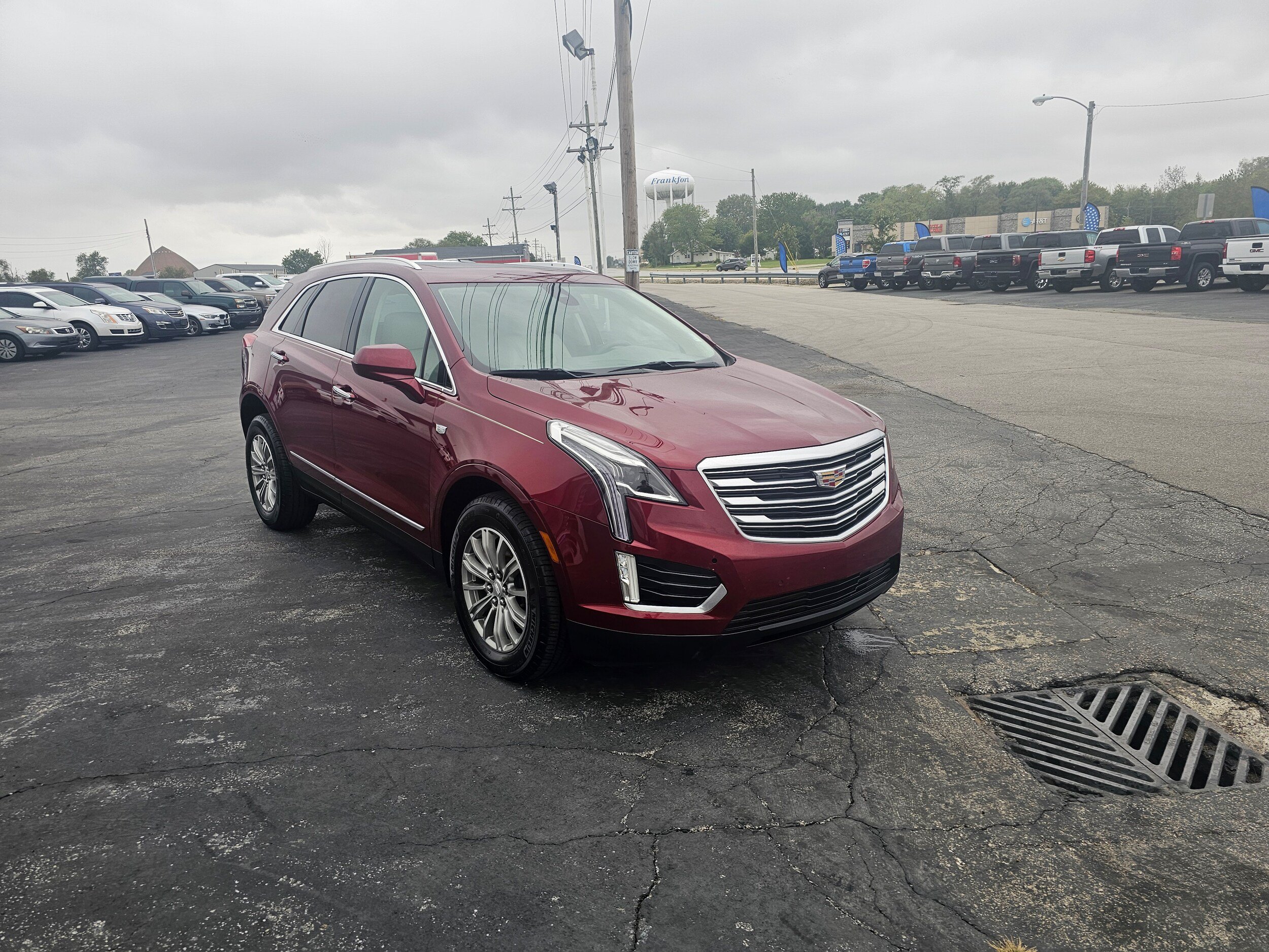 Used 2017 Cadillac XT5 Luxury w/ Driver Awareness Package AWD/4WD image 3