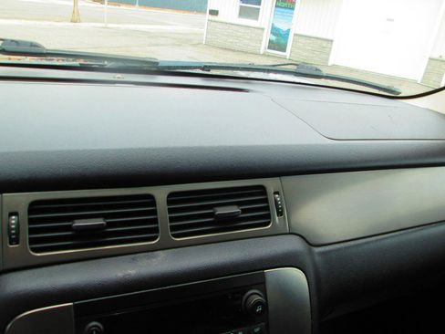 Used 2013 Chevrolet Tahoe 4WD image 17